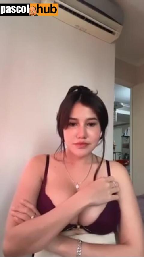 Oza Luthfia Makin Cantik Tobrut Semi Nude Instagram