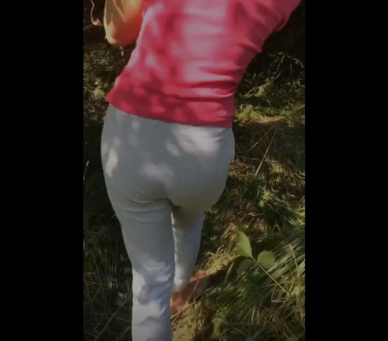 Sange Siang Hari Ngewe Di Kebun Pun Jadi